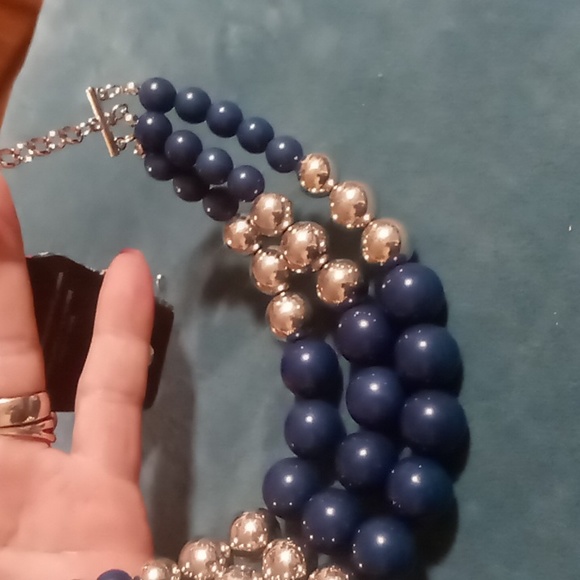 Paparazzi layered necklace on a rolo chain with matching earrings. - Picture 4 of 4